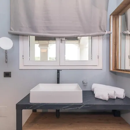 Dimora L'approdo 別荘 サンタ・テレーザ・ガッルーラ